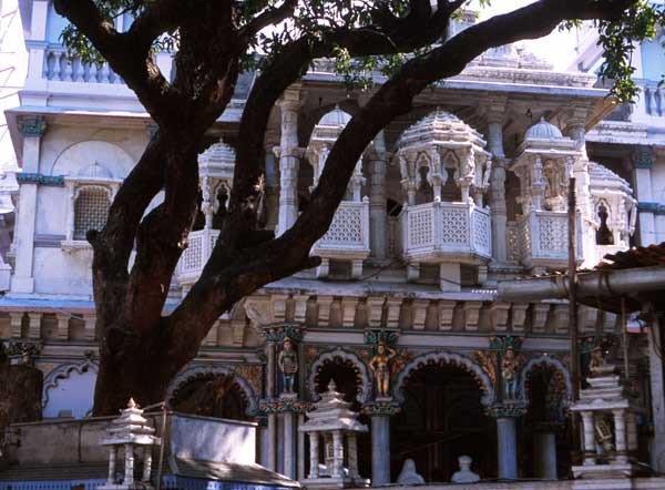 La construcción de Bombay tiene influencias occidentales y mezcla de estilos orientales y árabes. Imagen de guiarte.com.Copyright