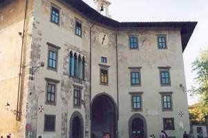 El palacio del Reloj, en la plaza dei Cavalieri. Guiarte.com Copyright