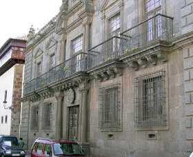 Palacio de Nava, del XVIII; una de las muchas casas palaciegas de interés. guiarte.com. Copyright