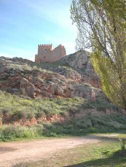 El castillo de Peñarroya, entre Argamasilla y Ruidera. Imagen de guiarte.com. Copyright
