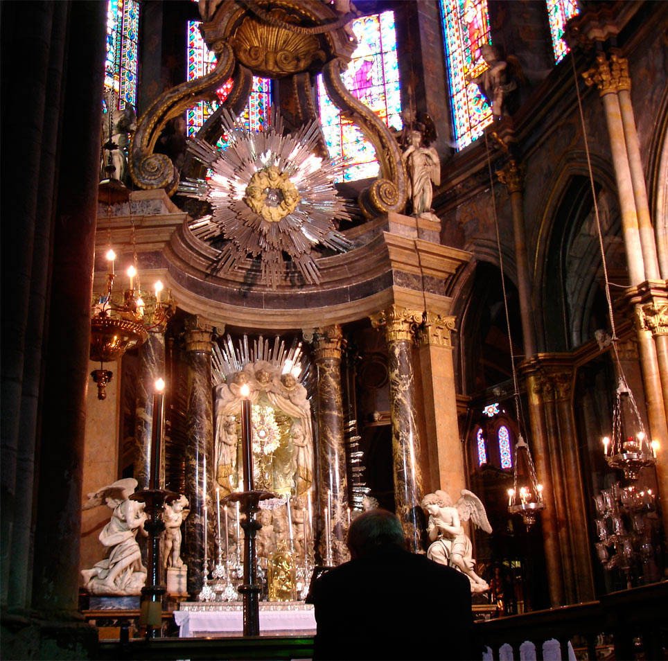 En la catedral de Lugo se expone el Santísimo Sacramento día y noche. Es un privilegio único. Guiarte.com
