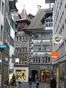 El casco viejo de Lucerna está lleno de edificaciones llenas de encanto... con fachadas sumemente decoradas. guiarte.com. Copyright