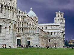 La plaza dei Miracoli, en Pisa, engloba el conjunto de la torre inclinada, la catedral y el baptisterio. Foto guiarte. Copyright