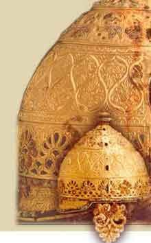 El famoso casco de Agris, del Museo de Bellas Artes de Angulema, Francia (www.cr-poitou-charentes.fr/musees/fiche/angouleme1b.htm/)