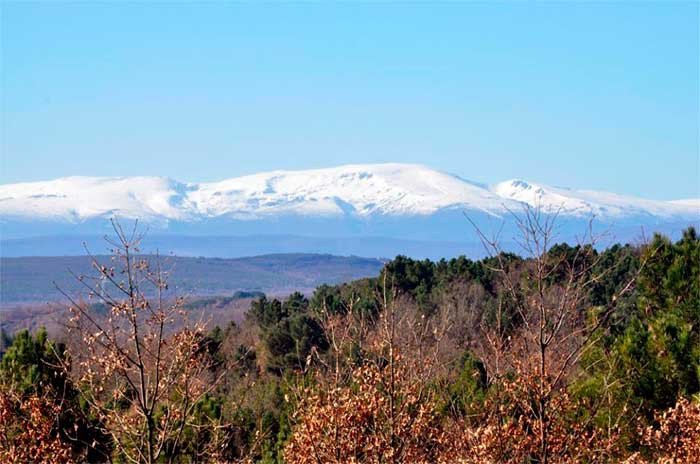 Vista sobre el Monte Teleno, desde el entorno de Valdicadierno, en la comarca de La Cepeda.Guiarte.com