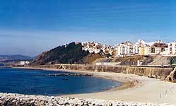 Ceuta tiene buenas playas en su entorno inmediato. Foto guiarte. Copyright