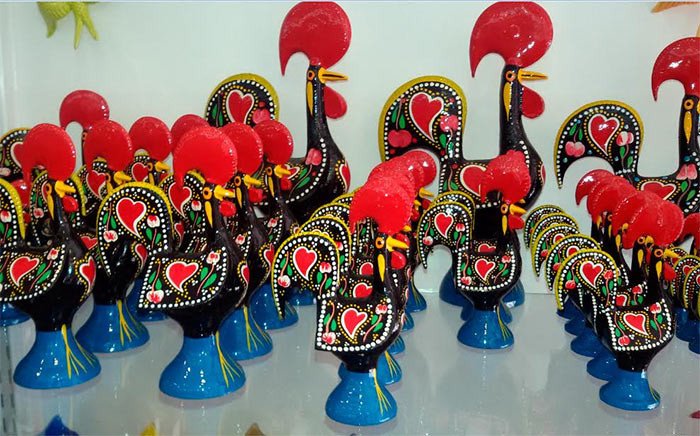 El inevitable gallo de Barcelos, un icono turístico portugués. Imagen de Beatriz Álvarez para Guiarte.com