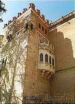 Poderoso torreón del palacio. Foto Alfonso García-guiarte. Copyright.