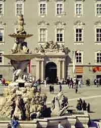 Residencia y fuente monumental. Imagen de Salzburg-info. Copyright