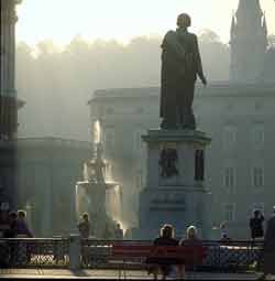 Estatua de Mozart. Imagen de Salzburg-info. Copyright