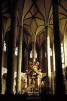 Interior de la Iglesia Francis...