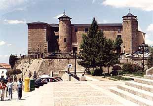 Magnífico aspecto del palacio de los duques de Béjar. Foto guiarte