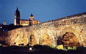El puente romano ha dado 2000 años de presencia histórica y económica a Salamanca. Foto guiarte