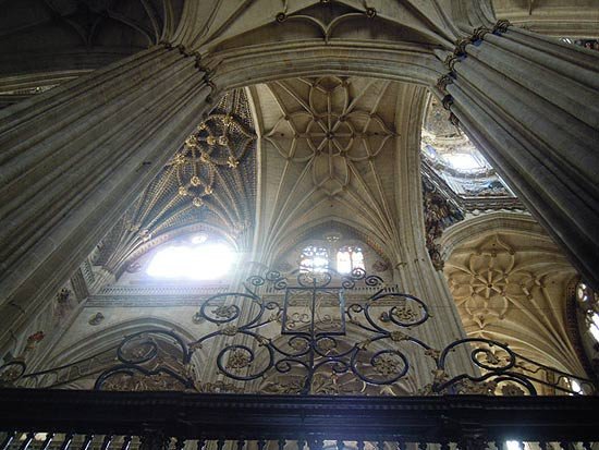 Interior de la Catedral Nueva de Salamanca, un regalo para la vista. Foto Guiarte.com Copyright