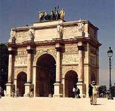 El arco de Carrusel, en el conjunto del Louvre. Foto guiarte
