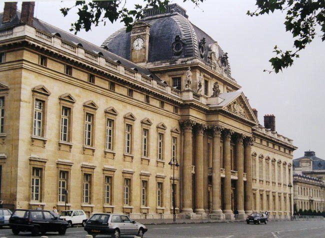 Escuela Militar, junto al Campo de Marte, en París. Foto guiarte