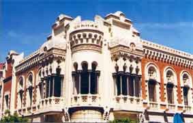 Tambien en Ceuta se halla algún edificio modernista, como el de la imagen. Fotografía guiarte. Copyright
