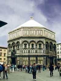 Baptisterio, en la plaza del Duomo. Foto guiarte. Copyright