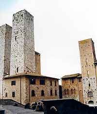 Florencia llegó a tener 150 torres como éstas de San Gimignano. foto guiarte. Copyright.