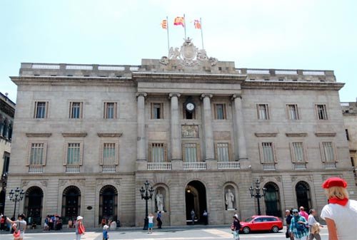 La sede del ayuntamiento de Barcelona, en la plaza Sant Jaume. Vicente González/Guiarte.com