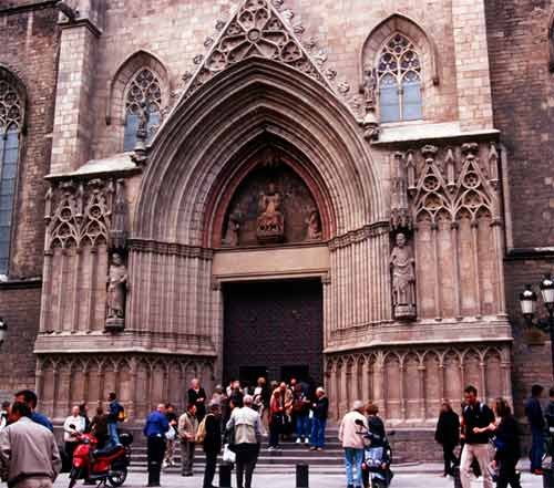  La portada catedralicia barcelonesa. Guiarte.com