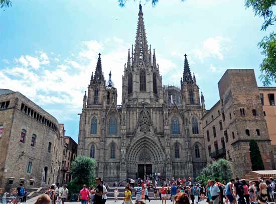 Fachada principal de la catedral de Barcelona. Imagen de Vicente González/Guiarte.com