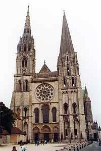 Portada de la catedral de Chartres. guiarte.