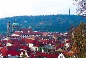 La mole de San Nicolás, domina los tejados de Malá Strana. Imagen de Czech Tourist Authority