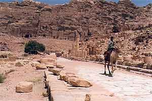 Imagen de El decumanus de Petra