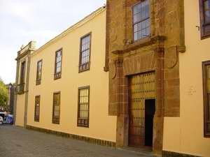 El centro de la ciudad está repleto de viejas casonas de sabor noble (Casa del Corregidor). guiarte.com. Copyright
