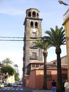 Iglesia de la Concepción, con el más elegante campanario de La Laguna. guiarte.com. Copyright.
