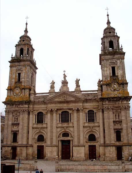 Imagen de la portada neoclásica de la catedral de Lugo. Guiarte.com