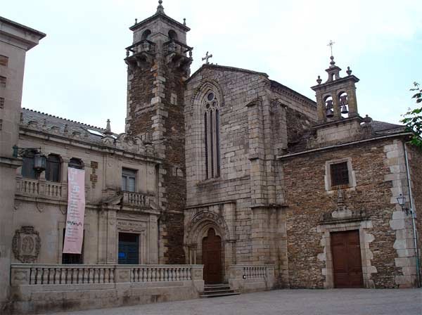 El antiguo convento de San Francisco, de Lugo, alberga el Museo Provincial. Guiarte.com