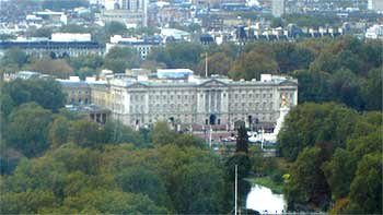 Buckingham es la residencia del soberano inglés desde la época victoriana. guiarte.com. Copyright