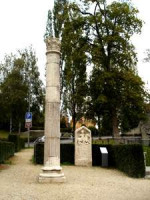 Una columna romana sobre el vi...