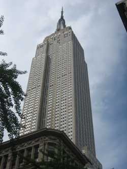 El Empire State es uno de los notables edificios que bordean la Quinta Avenida