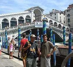 El popular puente de Rialto. guiarte.com