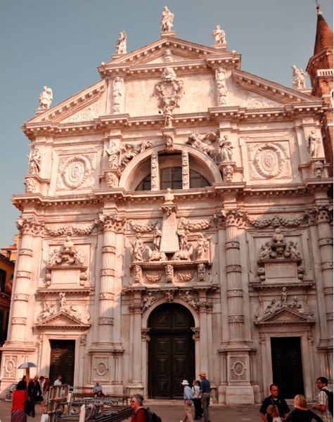 Iglesia de San Moisés, en Venecia. imagen de Beatriz Alvarez. guiarte.com
