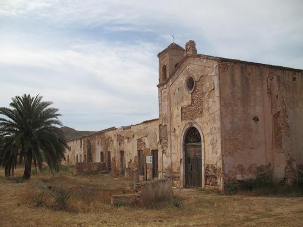 El Cortijo del Fraile, donde ocurrió el crimen que inspiró Bodas de Sangre a García Lorca. Foto Guiarte Copyright