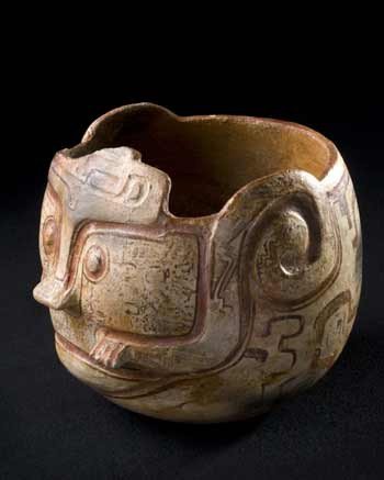 Urna funeraria en forma de cabeza de felino. Ecuador. Tradición y modernidad.