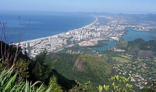 Vista de la zona oeste de Río desde la cima de Pedra da Gavea.
