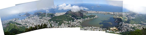 Composición de fotos tomadas en la cima del Corcovado, en Rio de Janeiro.