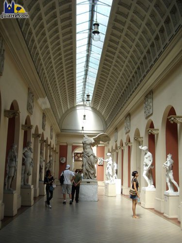 Sala de escultura clásica del Museo Nacional de Bellas Artes, de las pocas salas que se pueden fotografiar.
