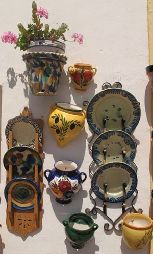 Cerámica popular de fabricaciól local, en Níjar. Guiarte.com. Copyright.