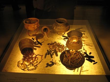 Elementos arqueológicos del Museo del Oro. Imagen de guiarte.com