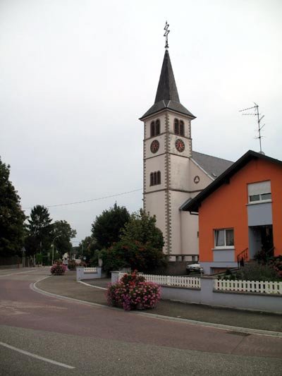 El templo parroquial de Rosenau es de época relativamente reciente. Fotografía Guiarte Copyright.