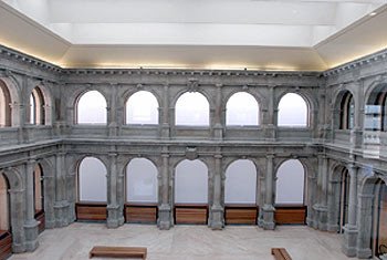El Claustro de los Jerónimos, del siglo XVI, queda integrado en el nuevo edificio diseñado por Moneo. imagen, Museo del Prado