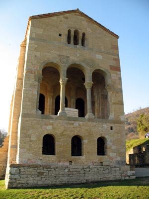 El palacio de Santa María del Naranco. Imagen de guiarte.com