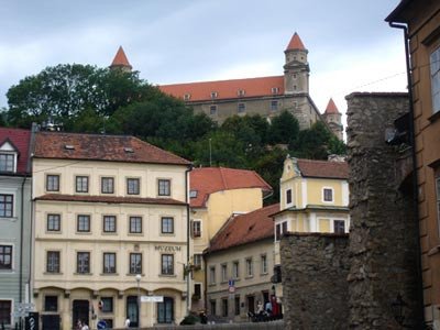 En la parte superior de la imagen, tomada desde el entorno de la catedral, aparece el Castillo. Guiarte.com