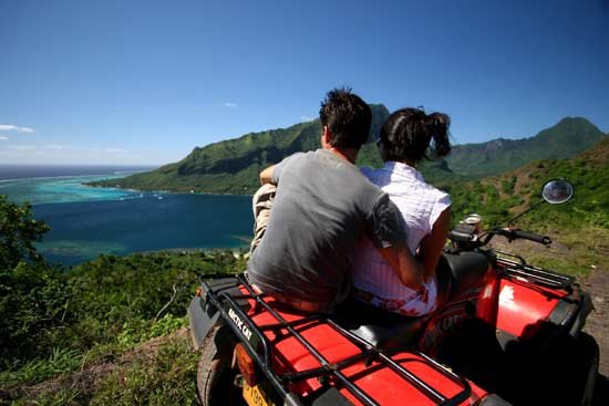 ...o paisajes y aventura. Foto Tahití Tourisme